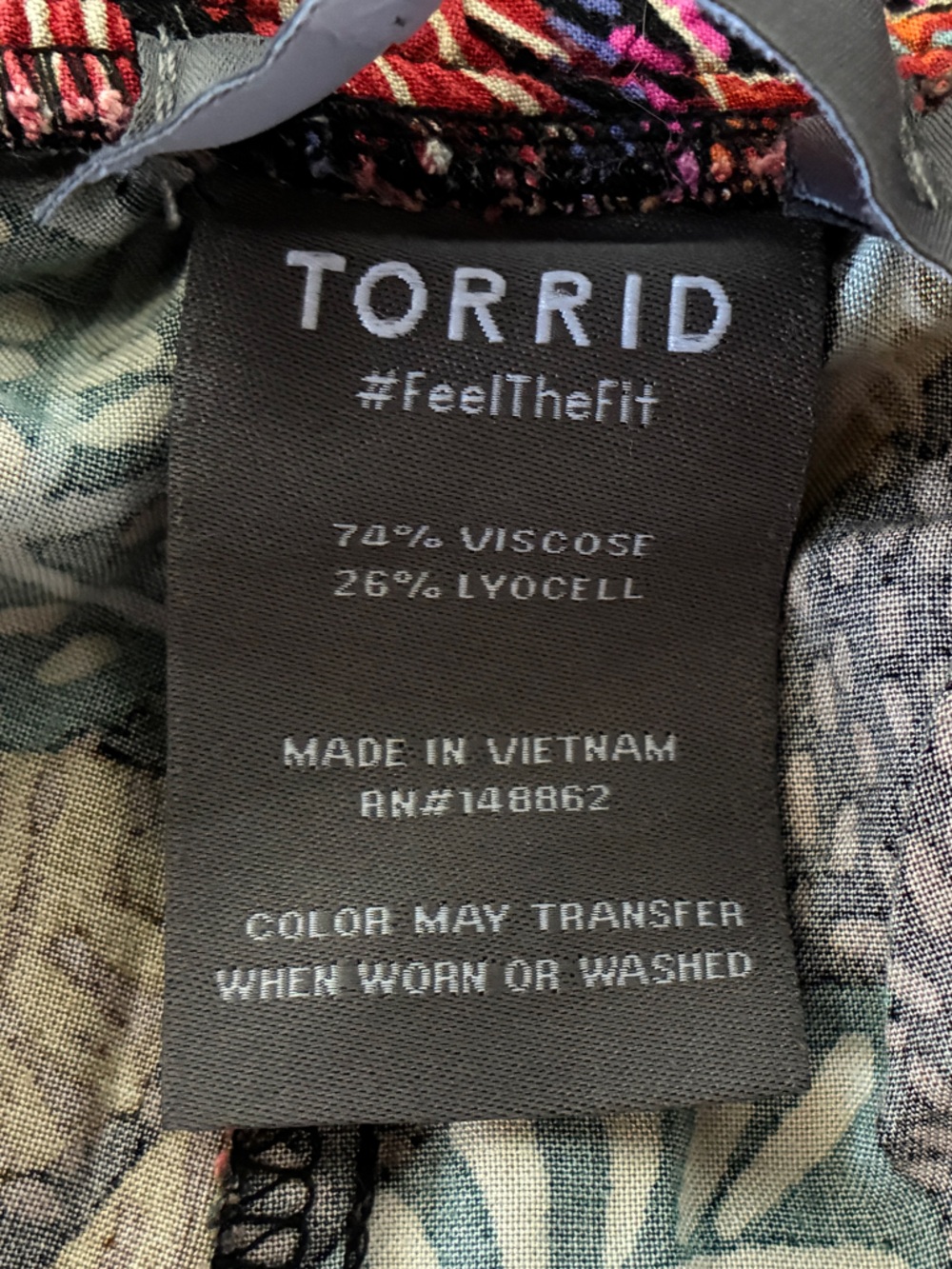 Torrid Multicolor Floral Smocked Waist Shorts Size 6 - Picture 5 of 6
